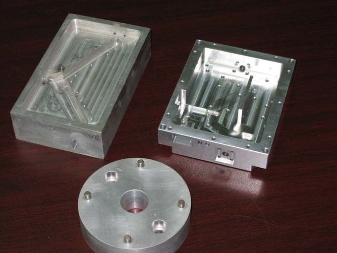 L'usinage en métal de commande numérique par ordinateur de précision, rigide fabriquent des pièces de rechange en métal